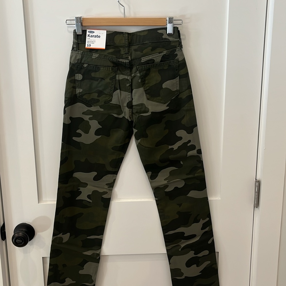 New with tags, boys Old Navy green camo pants sz 10 slim with adjustable waist. - Picture 3 of 4